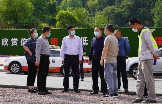六安市公路管理處黨委書(shū)記、主任楊廣來(lái)一行蒞臨指導(dǎo)我司項(xiàng)目